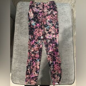 Lululemon crop leggings size 4